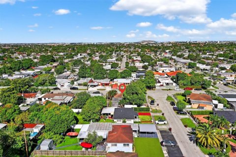 Villa ou maison à vendre à Hialeah, Floride: 5 chambres, 137.96 m2 № 1852239 - photo 29
