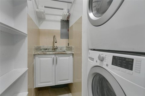 Townhouse in Kissimmee, Florida 3 bedrooms, 147.34 sq.m. № 1876830 - photo 22