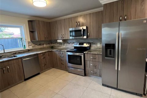 Townhouse in Kissimmee, Florida 3 bedrooms, 147.34 sq.m. № 1876830 - photo 4