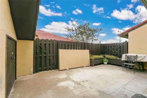 Townhouse in Kissimmee, Florida 3 bedrooms, 147.34 sq.m. № 1876830 - photo 23