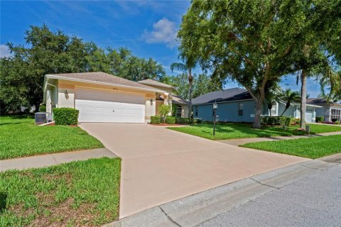 House in Hudson, Florida 3 bedrooms, 169.92 sq.m. № 1800108 - photo 2