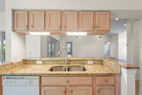 House in Hudson, Florida 3 bedrooms, 169.92 sq.m. № 1800108 - photo 13