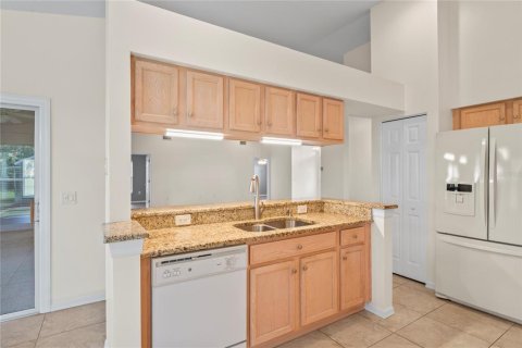 House in Hudson, Florida 3 bedrooms, 169.92 sq.m. № 1800108 - photo 12
