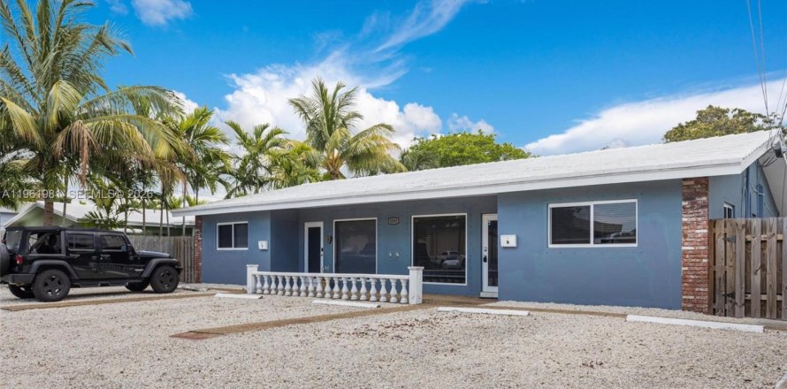 House in Oakland Park, Florida 3 bedrooms, 125.42 sq.m. № 2024696