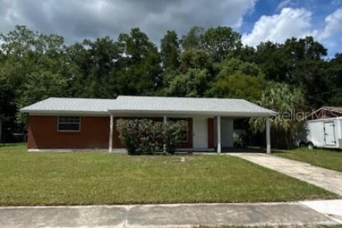 House in Altamonte Springs, Florida 3 bedrooms, 88.26 sq.m. № 1536736 - photo 1