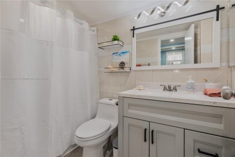 Copropriété à louer à Sunny Isles Beach, Floride: 1 chambre, 63.17 m2 № 1949055 - photo 26