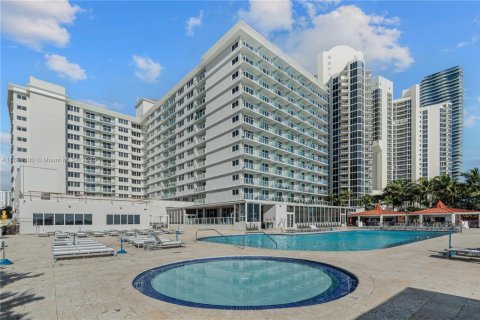 Copropriété à louer à Sunny Isles Beach, Floride: 1 chambre, 63.17 m2 № 1949055 - photo 27