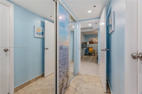 Copropriété à louer à Sunny Isles Beach, Floride: 1 chambre, 63.17 m2 № 1949055 - photo 20