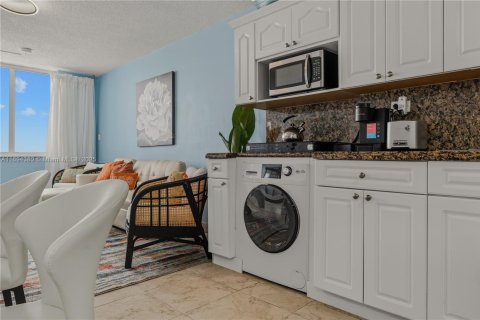 Copropriété à louer à Sunny Isles Beach, Floride: 1 chambre, 63.17 m2 № 1949055 - photo 16