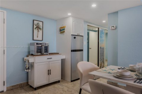 Copropriété à louer à Sunny Isles Beach, Floride: 1 chambre, 63.17 m2 № 1949055 - photo 19