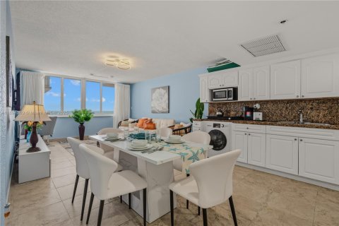 Copropriété à louer à Sunny Isles Beach, Floride: 1 chambre, 63.17 m2 № 1949055 - photo 2