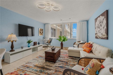 Copropriété à louer à Sunny Isles Beach, Floride: 1 chambre, 63.17 m2 № 1949055 - photo 4