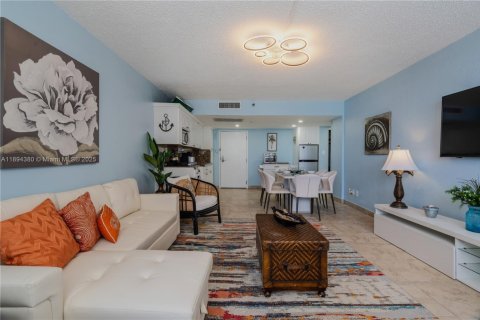 Copropriété à louer à Sunny Isles Beach, Floride: 1 chambre, 63.17 m2 № 1949055 - photo 11