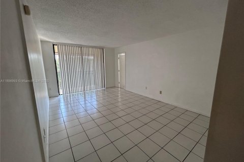 Apartment in Miami, Florida 2 bedrooms, 84.17 sq.m. № 1952456 - photo 4