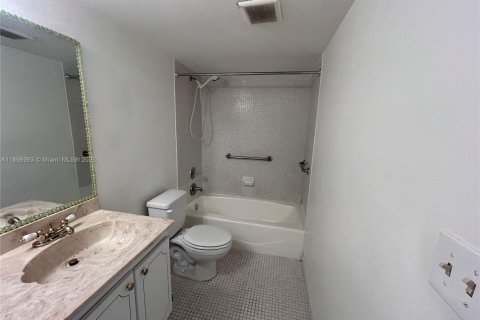 Apartment in Miami, Florida 2 bedrooms, 84.17 sq.m. № 1952456 - photo 13