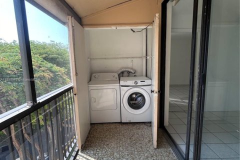 Apartment in Miami, Florida 2 bedrooms, 84.17 sq.m. № 1952456 - photo 19