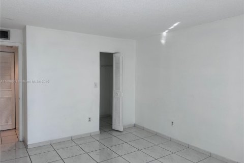 Apartment in Miami, Florida 2 bedrooms, 84.17 sq.m. № 1952456 - photo 10