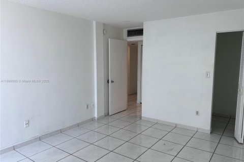Apartment in Miami, Florida 2 bedrooms, 84.17 sq.m. № 1952456 - photo 11