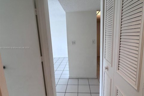 Apartment in Miami, Florida 2 bedrooms, 84.17 sq.m. № 1952456 - photo 23