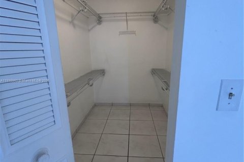Apartment in Miami, Florida 2 bedrooms, 84.17 sq.m. № 1952456 - photo 6