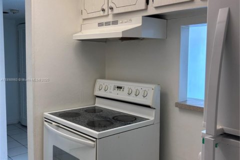 Apartment in Miami, Florida 2 bedrooms, 84.17 sq.m. № 1952456 - photo 2