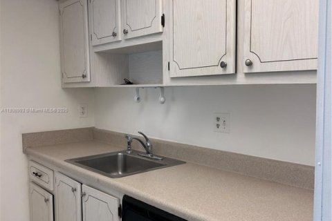 Apartment in Miami, Florida 2 bedrooms, 84.17 sq.m. № 1952456 - photo 1