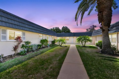 Condo à Sun City Center, Floride, 2 chambres № 2207679
