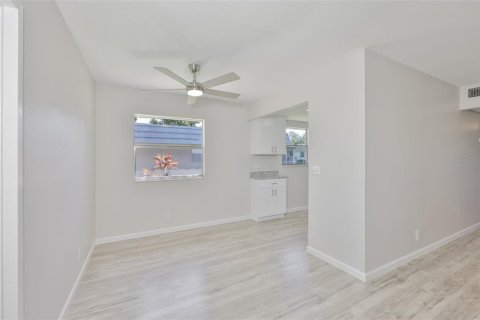 Купить кондоминиум в Сан-Сити-Центр, Флорида 5 комнат, 89.19м2, № 2207679 - фото 11