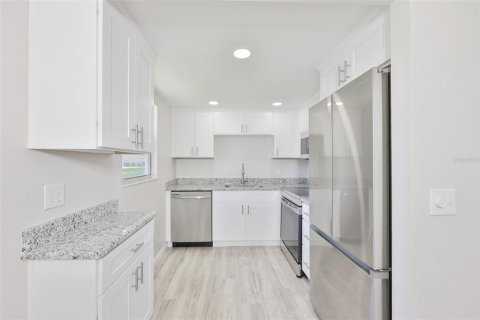 Купить кондоминиум в Сан-Сити-Центр, Флорида 5 комнат, 89.19м2, № 2207679 - фото 6