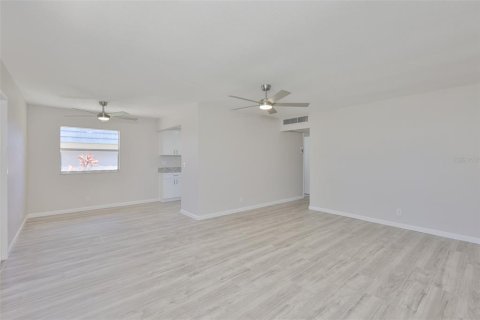 Купить кондоминиум в Сан-Сити-Центр, Флорида 5 комнат, 89.19м2, № 2207679 - фото 21