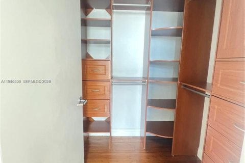 Купить кондоминиум в Майами, Флорида 2 спальни, 95.69м2, № 2005456 - фото 9