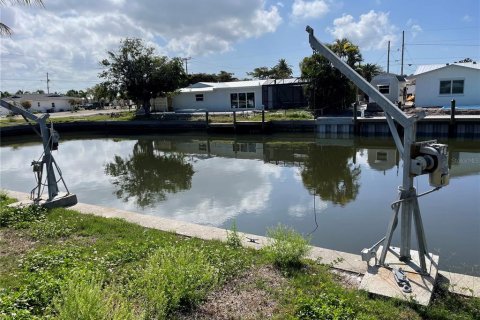 House in Bradenton, Florida 3 bedrooms, 164.25 sq.m. № 2215052 - photo 24