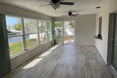 House in Bradenton, Florida 3 bedrooms, 164.25 sq.m. № 2215052 - photo 17