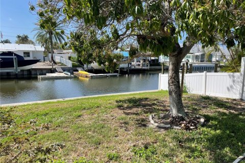House in Bradenton, Florida 3 bedrooms, 164.25 sq.m. № 2215052 - photo 22