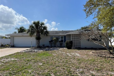 House in Bradenton, Florida 3 bedrooms, 164.25 sq.m. № 2215052 - photo 2