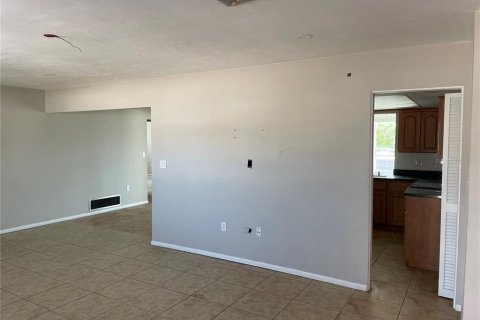 House in Bradenton, Florida 3 bedrooms, 164.25 sq.m. № 2215052 - photo 4