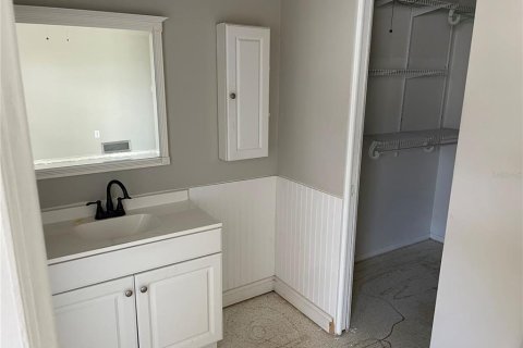 House in Bradenton, Florida 3 bedrooms, 164.25 sq.m. № 2215052 - photo 12