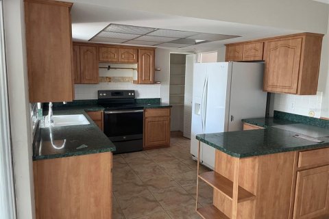House in Bradenton, Florida 3 bedrooms, 164.25 sq.m. № 2215052 - photo 7