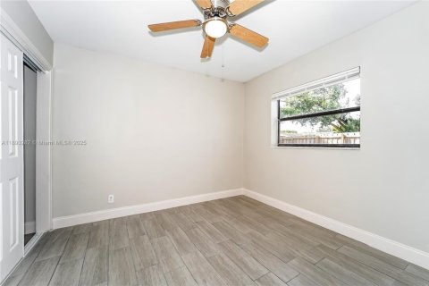 Снять в аренду виллу или дом в Холливуд, Флорида 4 спальни, 166.11м2, № 1945253 - фото 6