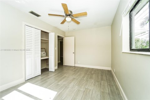 Снять в аренду виллу или дом в Холливуд, Флорида 4 спальни, 166.11м2, № 1945253 - фото 10