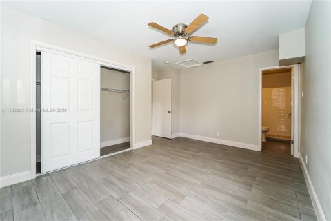 Снять в аренду виллу или дом в Холливуд, Флорида 4 спальни, 166.11м2, № 1945253 - фото 5