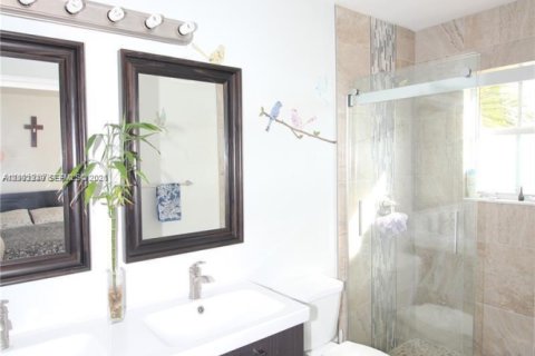 Townhouse in Miramar, Florida 3 bedrooms № 2066416 - photo 15