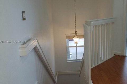 Townhouse in Miramar, Florida 3 bedrooms № 2066416 - photo 13