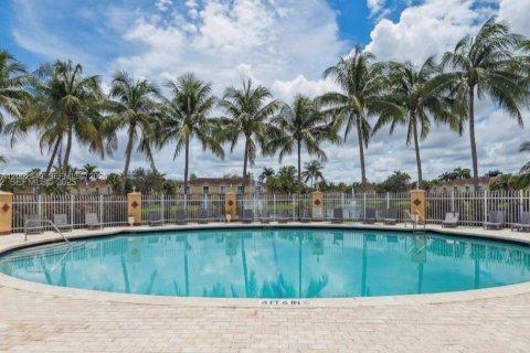 Townhouse in Miramar, Florida 3 bedrooms № 2066416 - photo 3