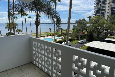 Condo in Tampa, Florida, 1 bedroom  № 2390900 - photo 4