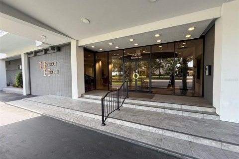 Condo in Tampa, Florida, 1 bedroom  № 2390900 - photo 3