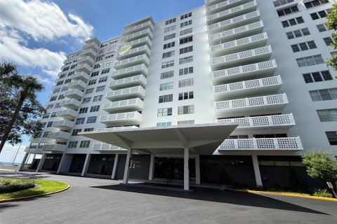 Condo in Tampa, Florida, 1 bedroom  № 2390900 - photo 15