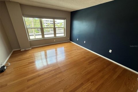 Condo in Tampa, Florida, 1 bedroom  № 2390900 - photo 12