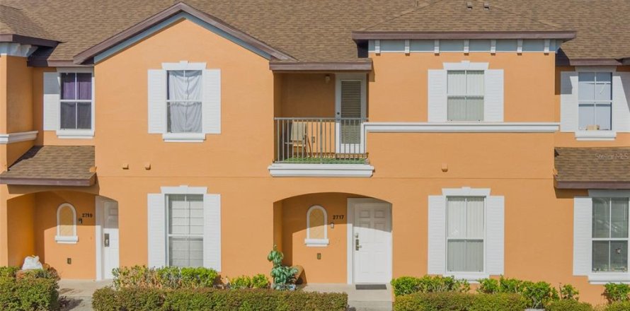 Adosado en Kissimmee, Florida 3 dormitorios, 133.78 m2 № 2157259