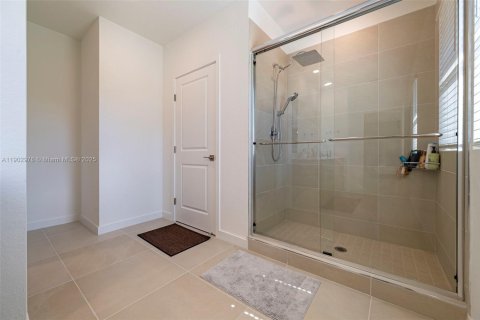 Купить виллу или дом в Хомстед, Флорида 4 спальни, 236.34м2, № 1955538 - фото 28